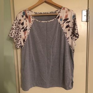 Grey leopard and paint print tshirt